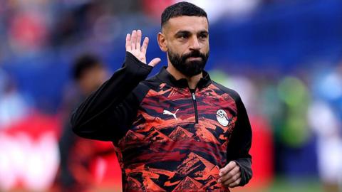Mo Salah warms up