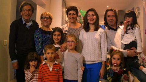 Image of family from series Virtually There - French