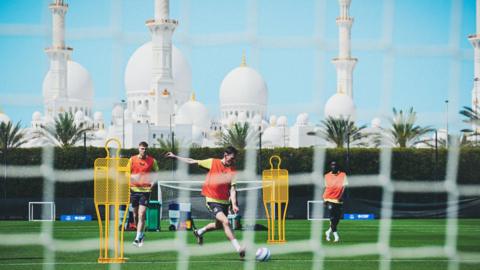 Everton squad training in Abu Dhabi