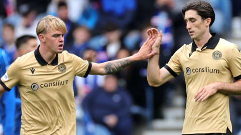 St Mirren celebrate goal at Ibrox
