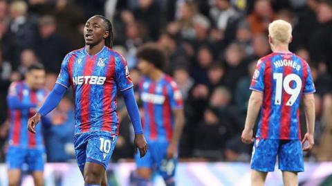 Eberechi Eze and Will Hughes in Crystal Palace home shirts