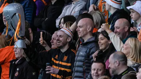 Dundee United supporters