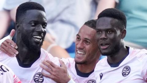 Reading players celebrate Naby Sarr's debut goal