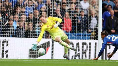 Matz Sels makes a save during a game between Nottingham Forest and Chelsea