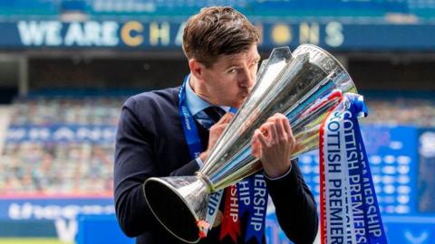 Steven Gerrard with the Scottish Premiership trophy in May 2021