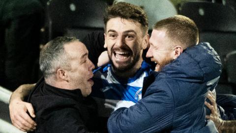 Morton manager Dougie Imrie and players George Oakley and Alan Power celebrating