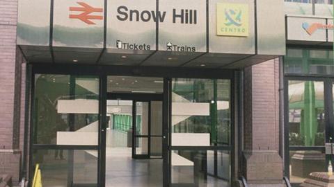 Front doors of Snow Hill Train Station