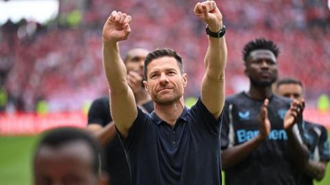 Xabi Alonso celebrating