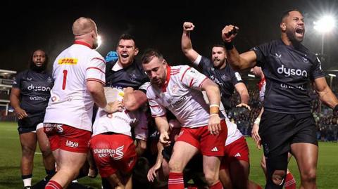 Bath celebrate a first half try