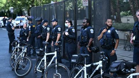 Police stand guard in Washington in preparation for Netanyahu's address to Congress