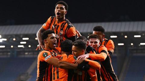 Shakhtar Donetsk celebrate 