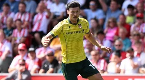 Kieffer Moore in action for Wrexham against Southampton