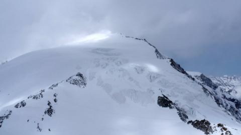 Police said the hikers were stuck outside overnight in the Pigne d'Arolla area