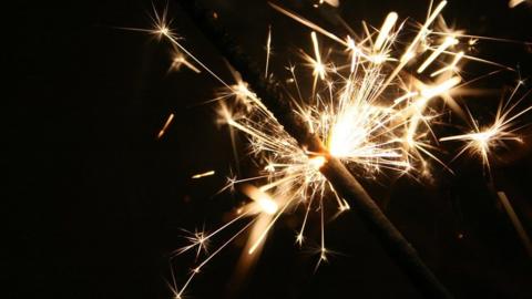 Newsround explains the best way to light and hold sparklers this bonfire night.