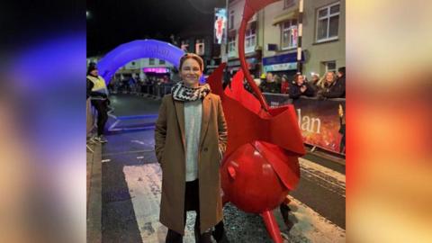 Jess Fishlock ger man cychwyn rasus Nos Galan Aberpennar