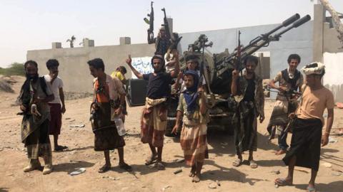 Yemeni pro-government fighters near Hudaydah's airport on 18 June 2018