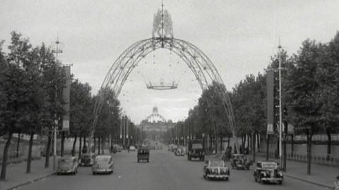 Coronation arches on The Mall in 1953