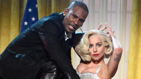 R Kelly and Lady Gaga performed together at the 2013 American Music Awards