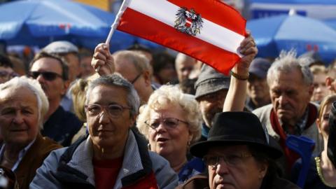 Supporters of Austrian far right Freedom Party presidential candidate Hofer attend his final election rally in Vienna