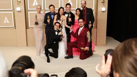 Photographers taking photos of Oscar winners