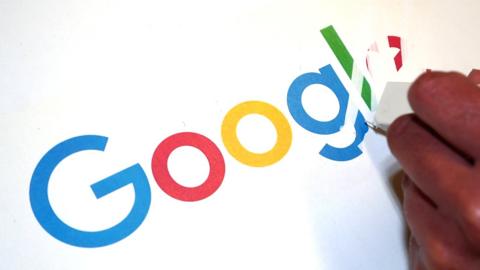 Google logo being erased