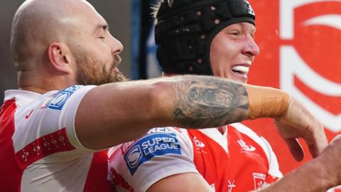 Brad Schneider (right) in action for Hull KR