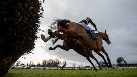 Horse racing at Thurles