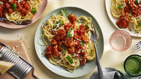 Quick sausage bolognese