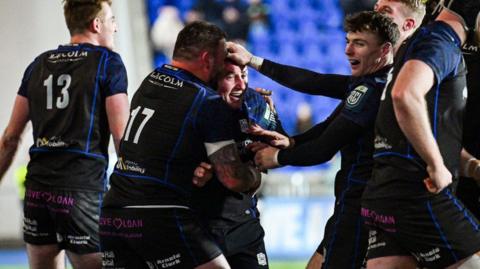 Glasgow Warriors players celebrating