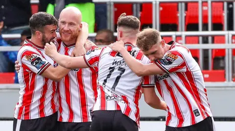Derry City celebrate a goal 