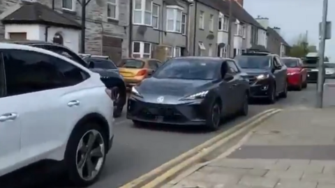 Traffig Niwbwrch