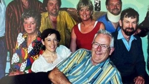 Cast O lofft i lofft yn 1987