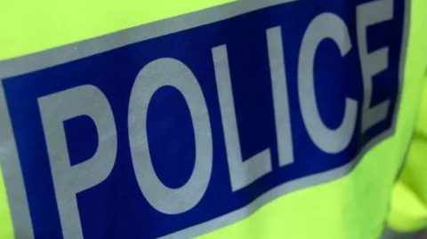 Cùl seachaid poilis 