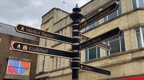 Direction sign in Northampton