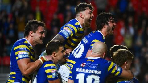 Warrington Wolves celebrate against St Helens