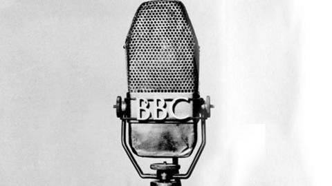 A black and white photograph of a 鶹ҳ microphone.