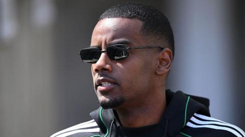 Alexander Isak joins Liverpool from Newcastle in a £125m deal