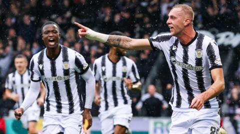 St Mirren v Dundee