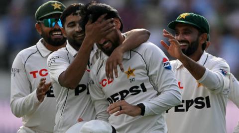 Pakistan celebrate
