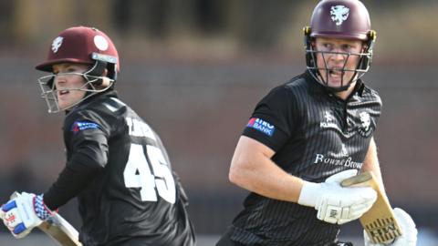 Thomas Rew and James Rew batting together