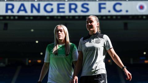 Hibernian players at Ibrox