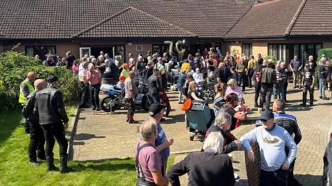 Crowds outside Rivermead Care ˿ in Malton