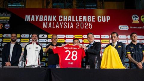 A Manchester United news conference and shirt presentation takes place in Asia
