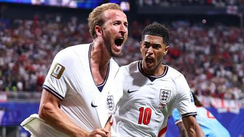 Harry Kane and Jude Bellingham celebrate