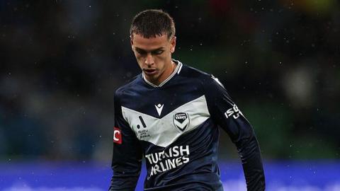 Joshua Rawlins of Victory controls the ball during the round four A-League Men match between Melbourne Victory and Melbourne City at AAMI Park, on November 08, 2025, in Melbourne, Australia.