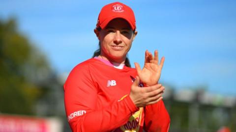 ammy Beaumount of Welsh Fire thanks the home supporters after The Hundred match between Welsh Fire Women and Birmingham Phoenix Women at Sophia Gardens on August 10, 2024