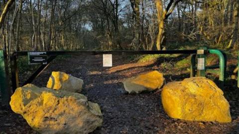 New barriers and boulders at Sherwood Forest entrance