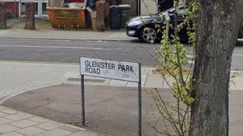 Glenister Park Road sign