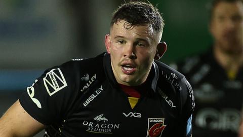 Dragons hooker Elliot Dee