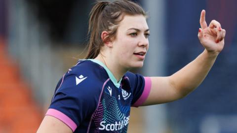 Louise McMillan returns to the starting XV to win her 50th Scotland cap